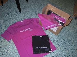 Ankunft der Bag-of-Goodies-Shirts